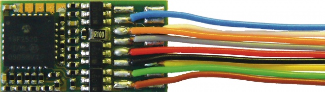 8-pole decoder (NEM 652)<br /><a href='images/pictures/Roco/Roco-10894.jpg' target='_blank'>Full size image</a>